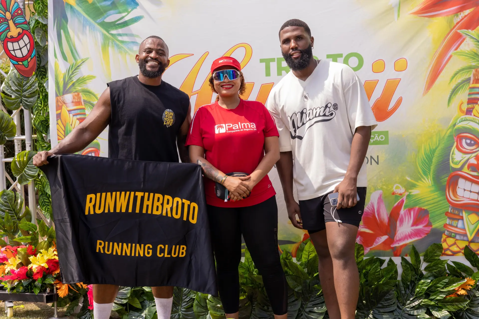 Representantes da Palma Seguros e do RunWithBroto Running Club